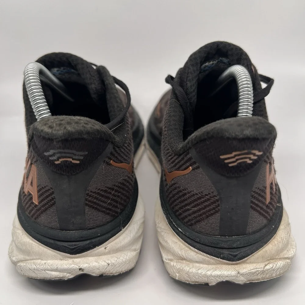 HOKA One One Clifton 9 Black Gold 9.5 B Womens Lace Up Running Shoes Sneakers
